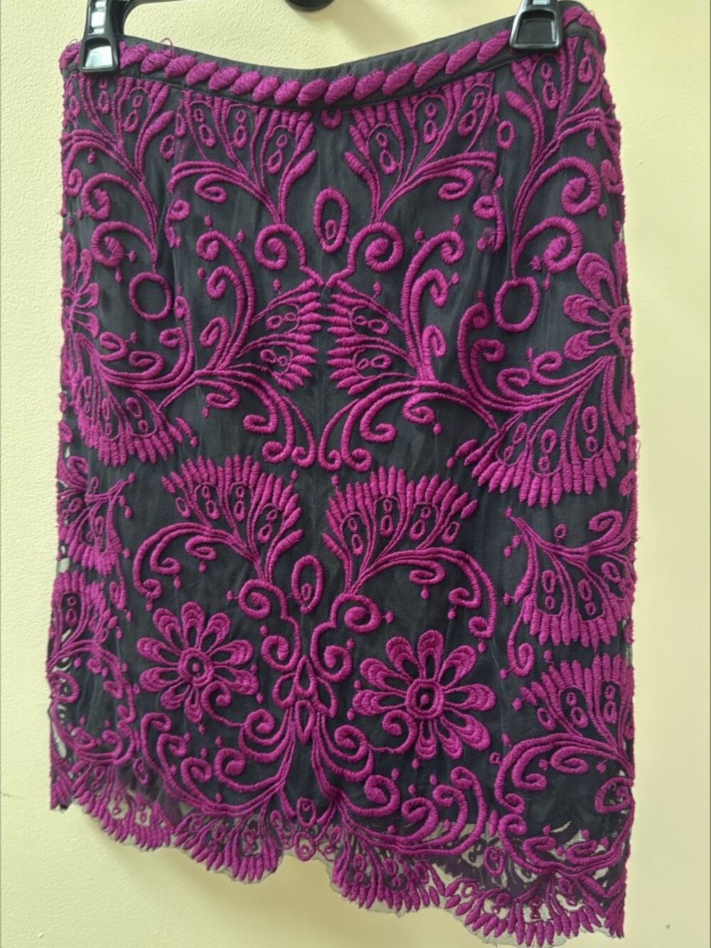 Baraschi Gren & Magenta Embroidered Mesh Lace Pencil Skirt | Size 12